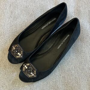 Donald J. Pliner Sonet Beaded Black Suede Peep Toe Low Wedge Sandals Size 9 M